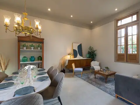 Se vende casa de 2 plantas en Rosario