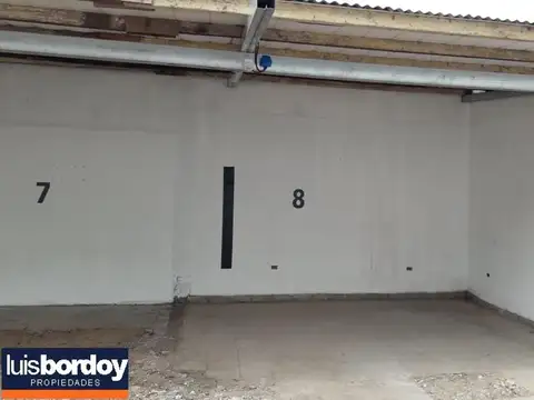 Cochera en Venta con acceso Ascensor