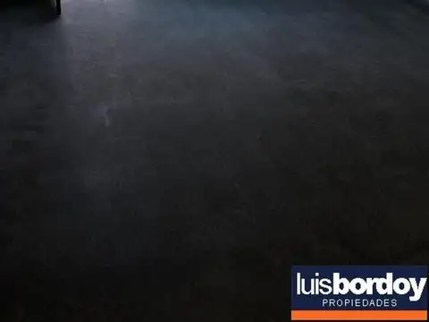 VENTA DE 2 LOCALES Y 8 COCHERAS - ZONA CENTRO