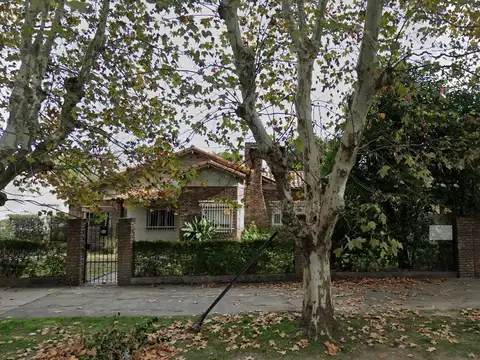 Av Nuestras Malvinas 500