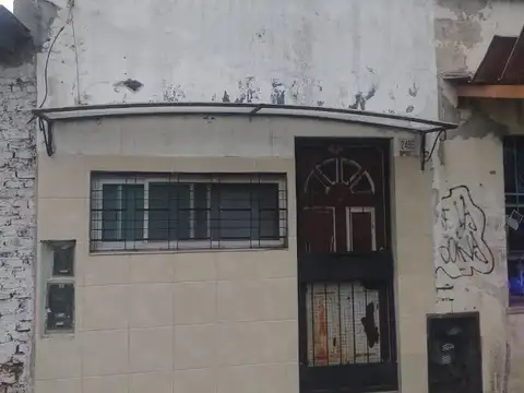 San Andrés. Casa multifamiliar de 3 viviendas + local