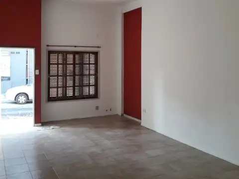 Cdte C Larguia 100, Piso PB