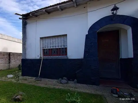 Casa 5 ambientes con 1 baño