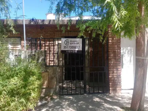 CASA EN VENTA 3 DORMITORIOS LOS BOULEVARES