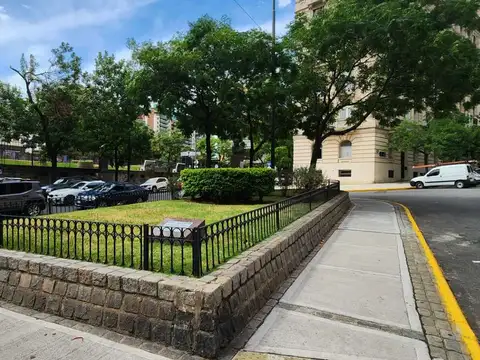 Departamento de 4 Ambientes con Balcón. Cochera Fija Cubierta. Vigilancia 24 hs. Apto Crédito