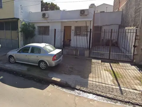 VENTA - CASA 3 AMB. - PATIO - COCHERA - PALOMAR