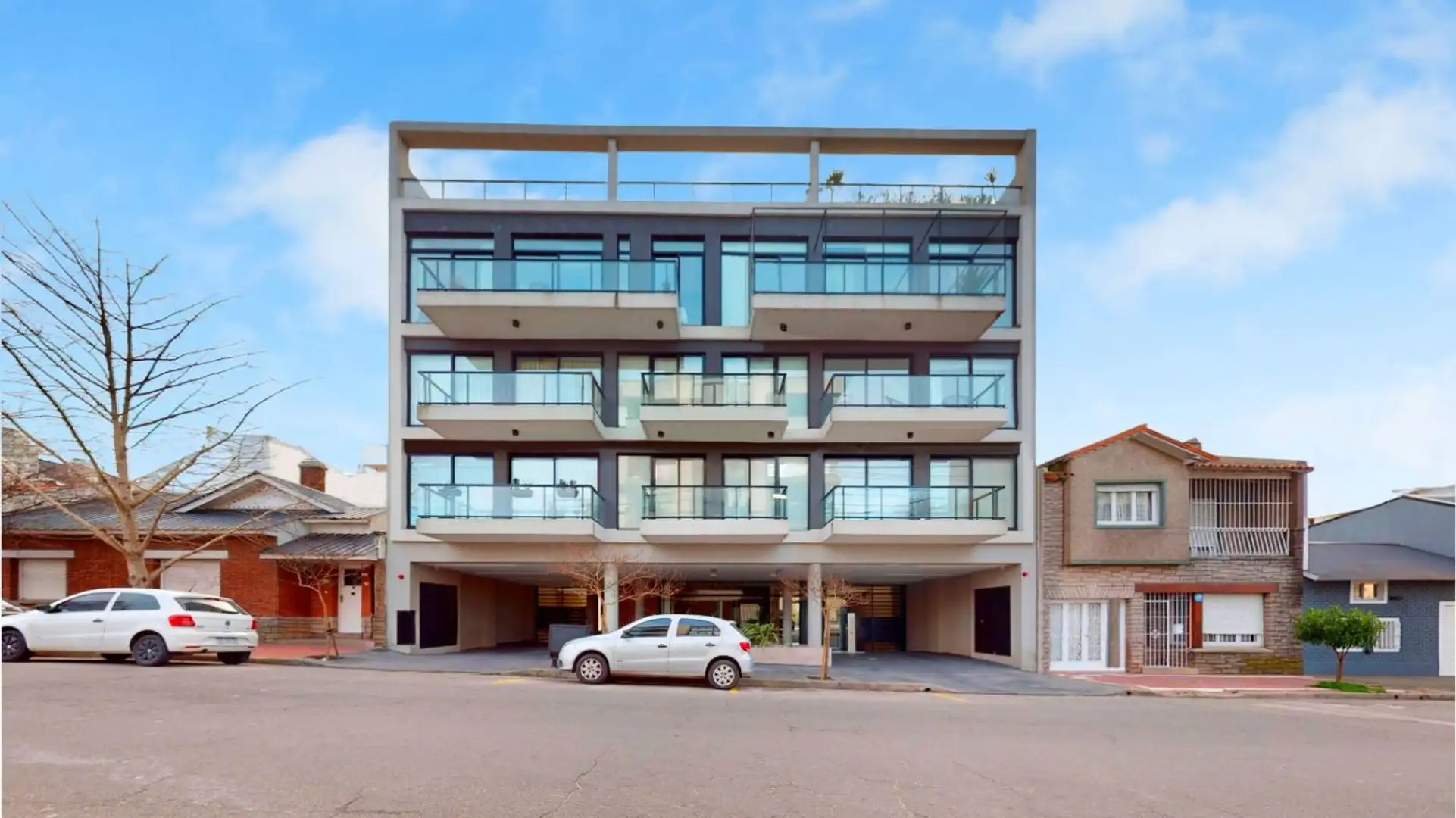 VENTA CHAUVIN 4AMB AL FRENTE CON TERRAZA Y COCHERA