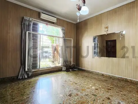 VENTA CASA 3 AMB COCHERA PARRILA TERRAZA PERMUTA