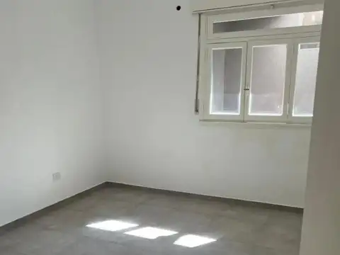 PH REFACCIONADO 3 AMB CON 2 PATIOS T/ PLANTA BAJA