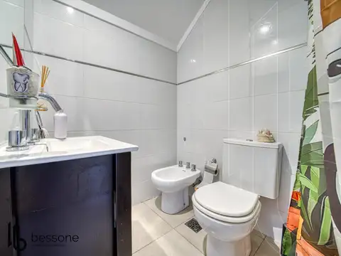 Depto Tipo Casa en Venta con 1 cocheras