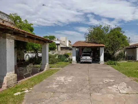 Casa 5 ambientes con 2 baños