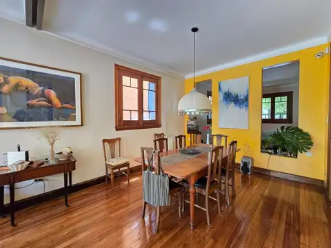 Casa 5 ambientes con 3 baños