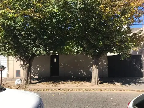 CASA EN VENTA EN MARIANO MORENO Y DR MUÑIZ