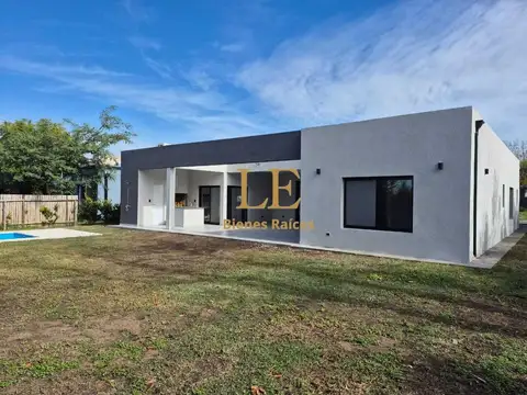 Casa en Venta con 5 cocheras