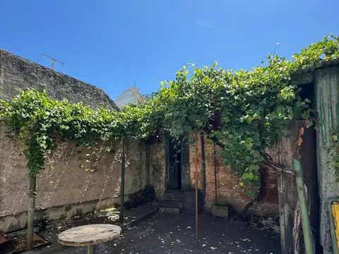 Casa 5 ambientes con 1 baño