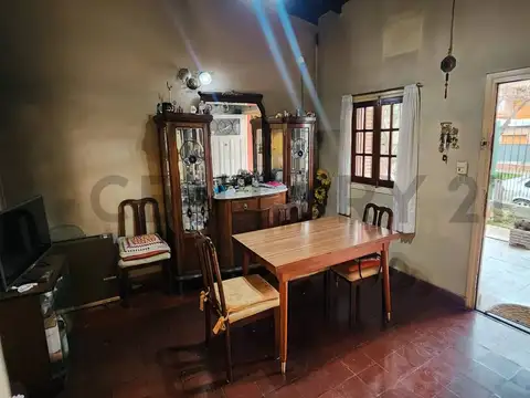 Casa 2 ambientes con 1 baño