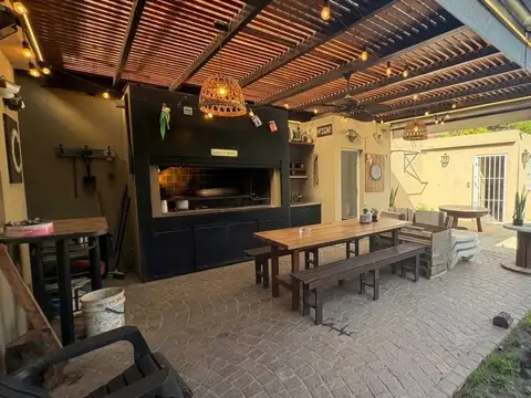 Casa 5 ambientes con 4 baños
