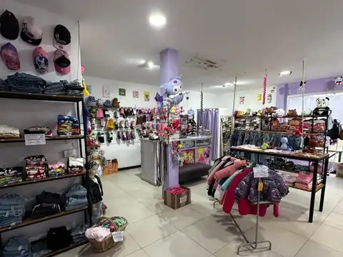 GALERIA CON 6 LOCALES Y 3 DPTOS. CORAZON DE MAR AZUL!