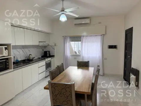 Casa 6 ambientes con 2 baños