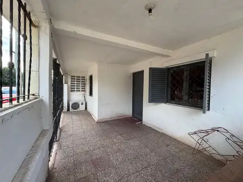 Casa 5 ambientes con 1 baño