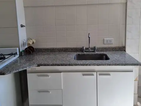 Venta departamento 4 ambientes + dependencia + cochera - Caballito