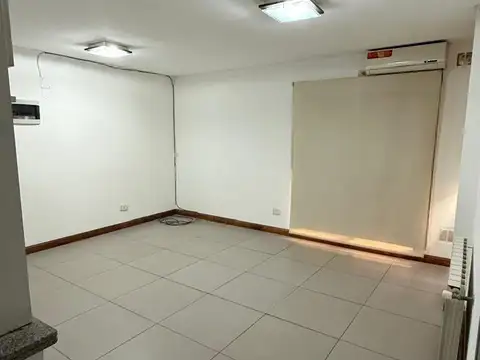 General Carlos María De Alvear 300, Piso PB