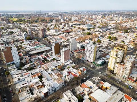 Venta terreno para constructora apto PB+ 13 pisos barrio Abasto, Rosario