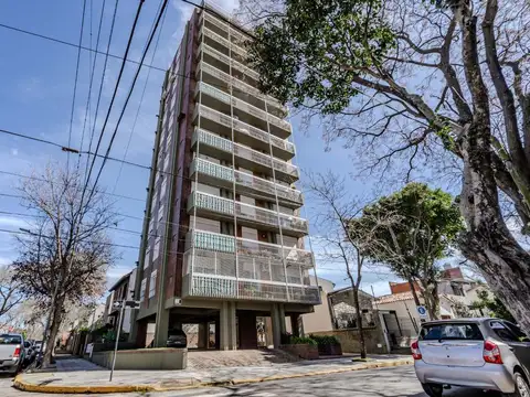 Impecable Dpto de 5 amb con cochera, La Lucila