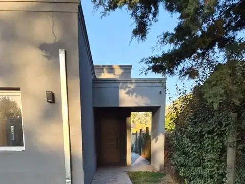 Casa en Alquiler de 3 dormitorios