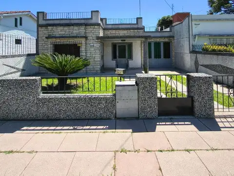 Casa en Venta - Ituzaingo - 3 amb - Santos Dumont al 1200