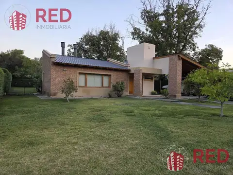 Vende Casa en Barrio Privado Fincas de Nogal Plottier