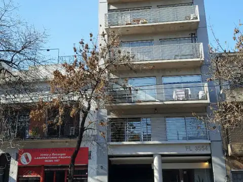 ALQUILER Excelente Departamento de 2 Ambientes con Patio en Colegiales / Chacarita. Apto Profesional