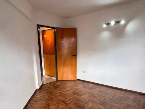 Buenos Aires 575 , Piso 7