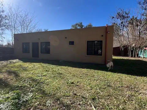 Casa 2 ambientes con 1 baño