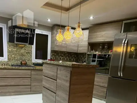 Casa en Venta en Francisco Álvarez, USD 450.000