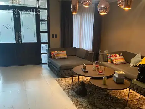 Casa 5 ambientes con 2 baños