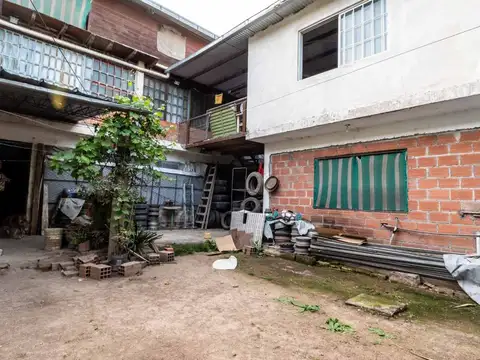 Casa 8 ambientes con 6 baños