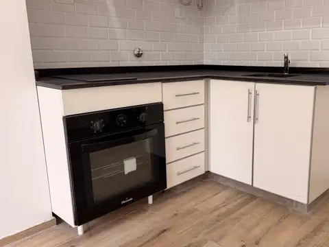 Departamento en Alquiler en Abasto, $ 420.000