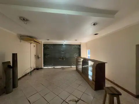 3 LOCALES COMERCIALES SOBRE AV. DIRECTORIO EN TORTUGUITAS