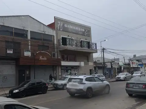 Av. Directorio 400