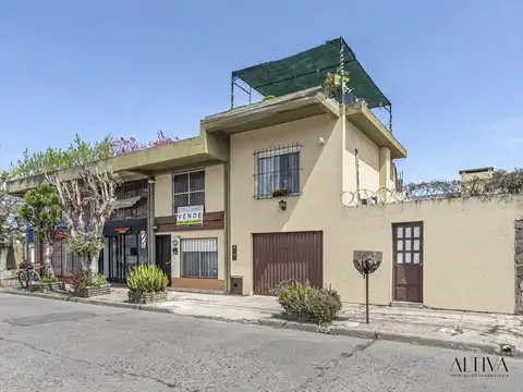 Depto Tipo Casa en Venta con 1 cocheras