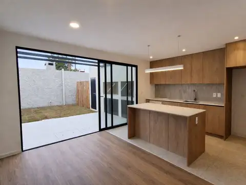 Casa 5 ambientes con 3 baños