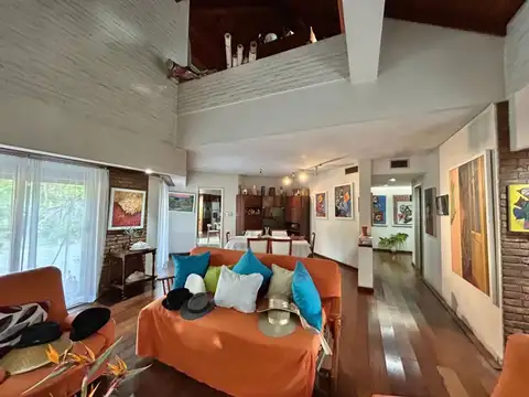 Casa 7 ambientes con 3 baños