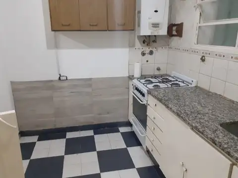 3 AMBIENTES, PLANTA BAJA, AL FRENTE CON PATIO CHICO