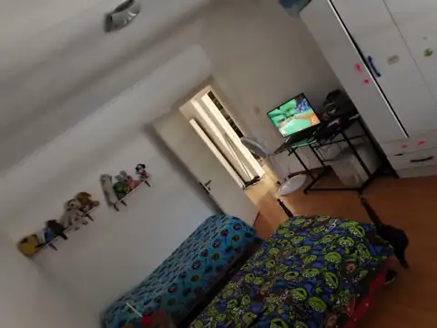 Casa 2 dormitorios con cochera, patio y parrillero en Vertiz  al 200