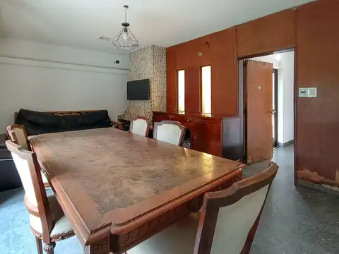 VENTA - Casa de 2 dormitorios con jardín y casa a terminar. Zona Sur, Rosario.