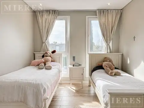 Muy linda casa en venta en el Barrio La Damasia
