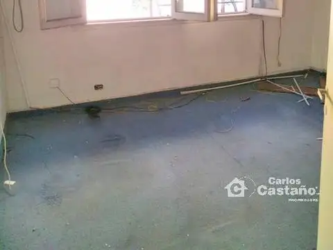 Oficina en Planta Alta al frente a 4/C de 9 de Julio