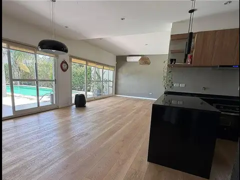 Casa 5 ambientes con 3 baños