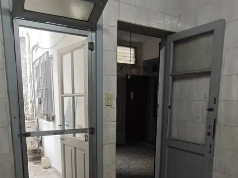 Depto Tipo Casa en Alquiler en Paternal, $ 870.000